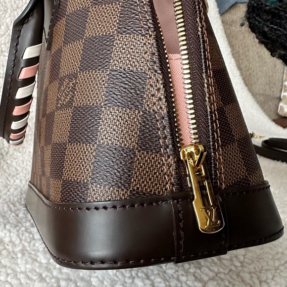 💖Gorgeous Authentic Louis Vuitton Alma BB! - Picture 8 of 16